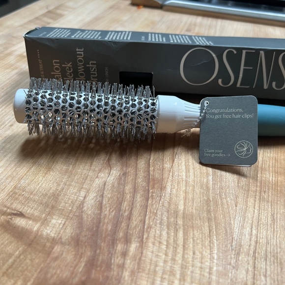 Givvy - Osensia Salon Sleek Blowout Brush - 1 inch Barrel - Picture 4 of 4